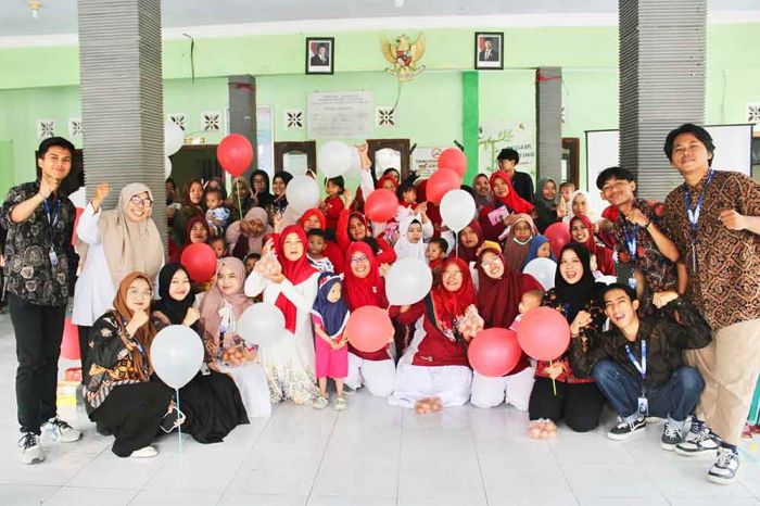 Mahasiswa UM Surabaya Gaungkan Pencegahan Stunting di Desa Banjarkejen dengan Aplikasi Gen C