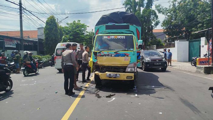 Adu Banteng Truk Vs Motor di Jombang, Satu Orang Tewas