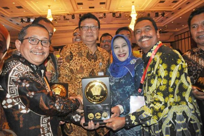 Pemkab Gresik Sabet Penghargaan Anugerah Dana Rakca 2016