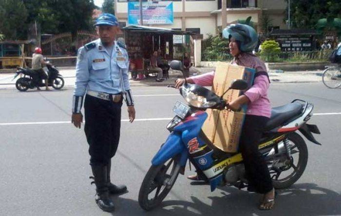 Uji Coba Satu Arah Jl Soekarno-Hatta Ponorogo Lancar