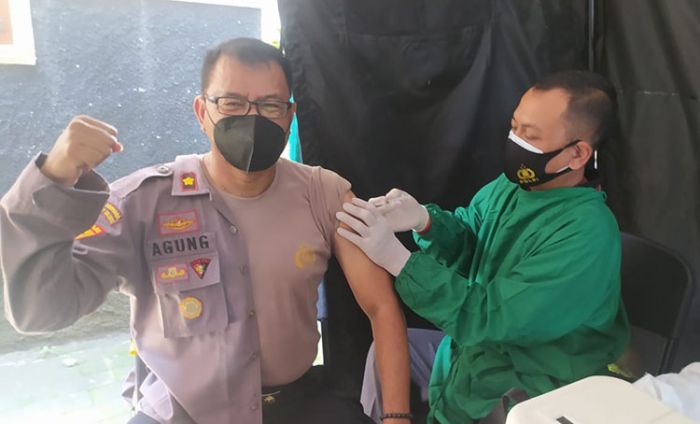 Cegah Sebaran Covid-19, Ratusan Anggota Polresta Banyuwangi Disuntik Vaksin Corona