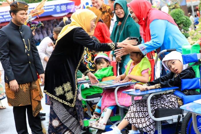 Pimpin Upacara Hardiknas, Gubernur Jatim: Pemprov Siapkan Paket Kebijakan Pendidikan 126,236 M Pimpin Upacara Hardiknas, Gubernur Jatim: Pemprov Siapkan Paket Kebijakan Pendidikan 126,236 M