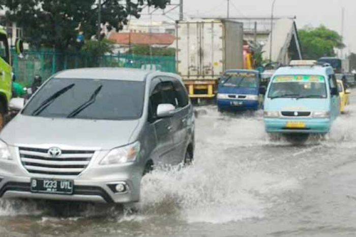 Diguyur Hujan Semalam, 13 Jalan Protokol Ibu Kota Tergenang Banjir