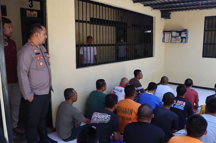 Kapolres Ngawi Lakukan Sidak Dadakan di Ruang Tahanan