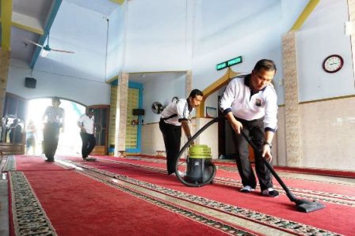 Kapolres Bangkalan Gelar Kegiatan Bakti Sosial di Masjid At-Taqwa Pangeranan 