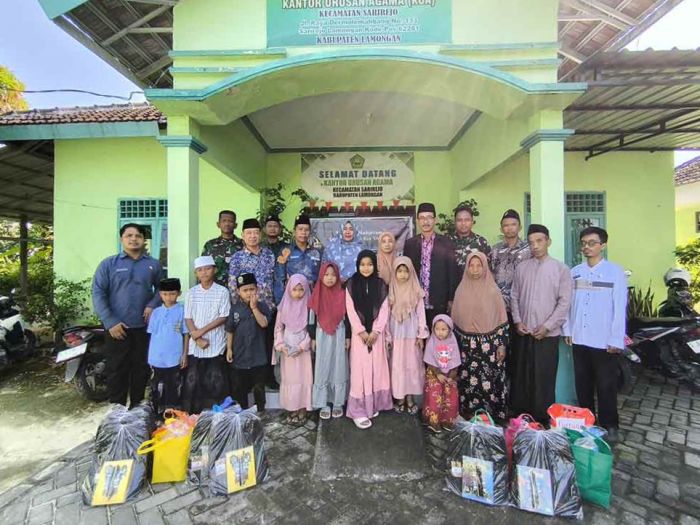 Peringati 1 Muharram 1447 Hijriah, KUA Sarirejo Lamongan Beri Santunan Anak Yatim dan Difabel Peringati 1 Muharram 1447 Hijriah, KUA Sarirejo Lamongan Beri Santunan Anak Yatim dan Difabel