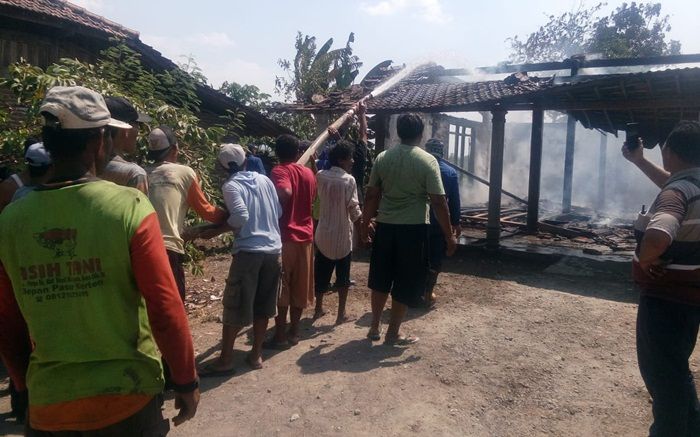 Ditinggal Antar Anak, Rumah di Paron Ngawi Ludes Dilalap Si Jago Merah