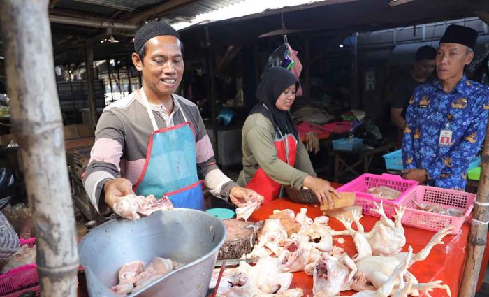 Sidak Pasar Jelang Nataru, DKPP Kota Kediri Pastikan Semua Produk Hewani Penuhi Standar ASUH