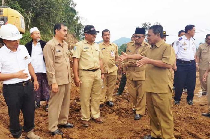 Relokasi Jalan Ambles di Tegalombo Pacitan Sudah Dibuka 