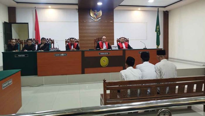 3 Pelaku Pemerkosaan dan Pembunuhan Siswi SMA Divonis Seumur Hidup, Keluarga Tuntut Hukuman Mati 3 Pelaku Pemerkosaan dan Pembunuhan Siswi SMA Divonis Seumur Hidup, Keluarga Tuntut Hukuman Mati