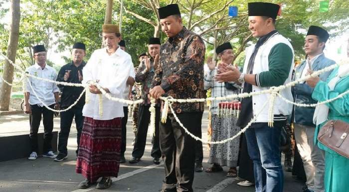 Peringati HSN, Tunjukkan Ekspresi Santri, Pemkot Kediri Gelar Bazar UMKM