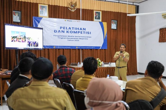 Kecamatan Mojoroto Kota Kediri Gelar Bimtek kepada Admin Medsos Kelurahan Kecamatan Mojoroto Kota Kediri Gelar Bimtek kepada Admin Medsos Kelurahan