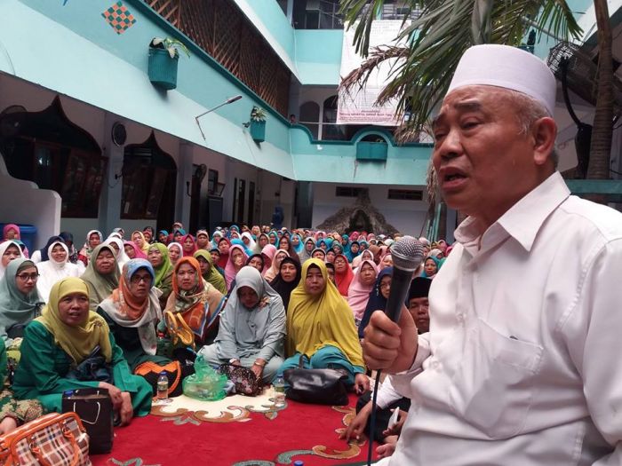 Di Hadapan 400 Pengurus Muslimat NU se-Surabaya, Kiai Asep Perkenalkan Caleg Kader NU