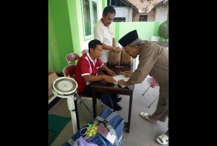 Ratusan Calhaj Pacitan Mulai Lakukan Penimbangan dan Pengemasan Perbekalan