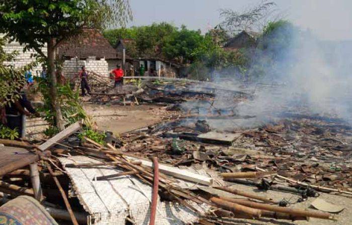 Korsleting Listrik, 8 Rumah di Widang Tuban Ludes Terbakar