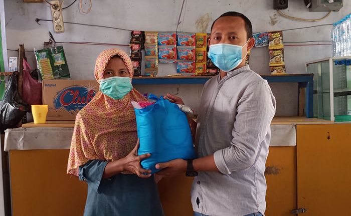 Kolaborasi dengan Gus Choi, KWG Bagikan Sembako kepada Warga Kurang Beruntung Terdampak Pandemi
