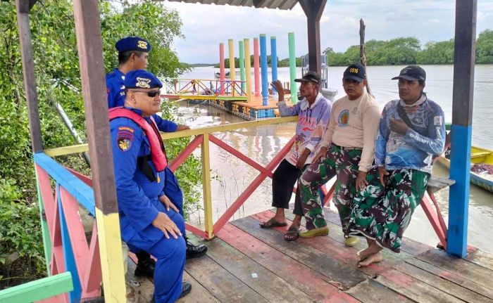 Satpolairud Polresta Sidoarjo Patroli Masa Tenang di Kawasan Pesisir