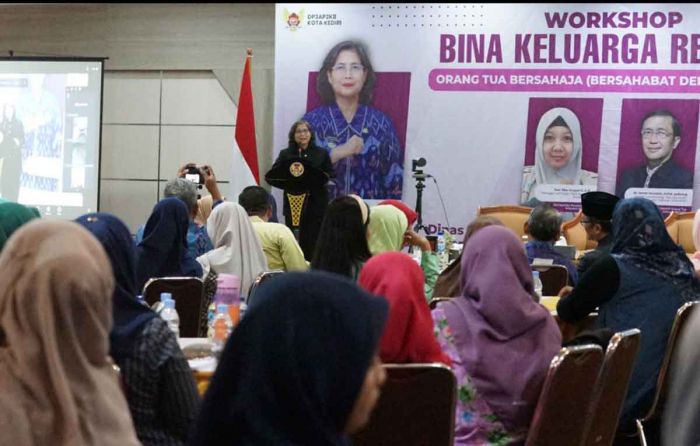 Pesan Pj Wali Kota Kediri saat Buka Workshop Bina Keluarga Remaja