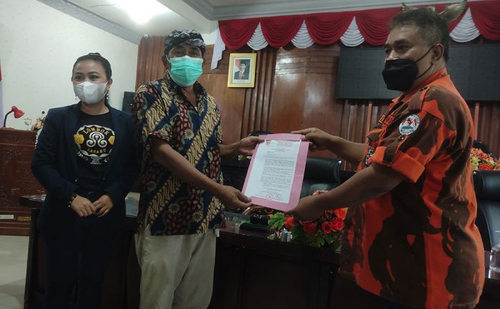 Geruduk DPRD, Pemuda Pancasila Kota Mojokerto Desak Junimart Girsang Mundur dari DPR RI