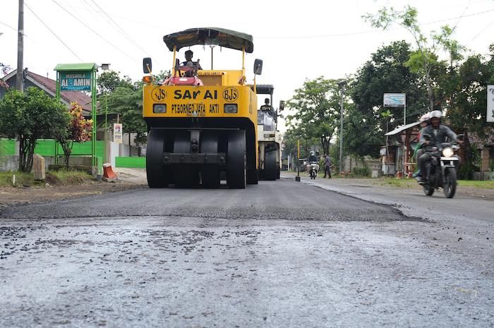 Respons Cepat Laporan Warga, Ruas Jalan Pare-Kandangan Kediri Langsung Diaspal Halus