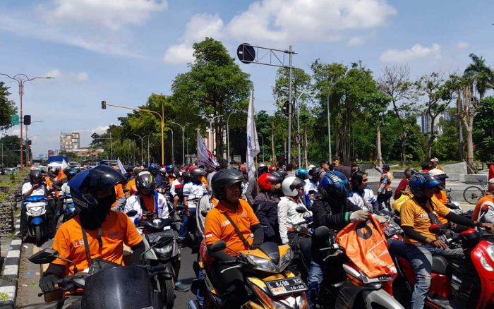 May Day, Ribuan Buruh Asal Sidoarjo Bergerak ke Surabaya, Ini Tuntutannya