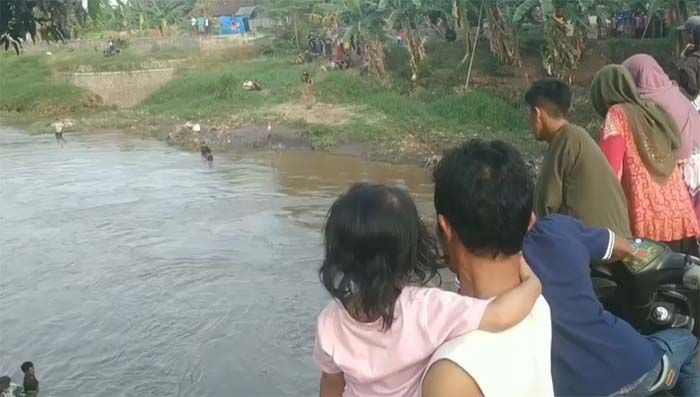 Dua Bocah TK di Pasuruan Terseret Arus Sungai Welang
