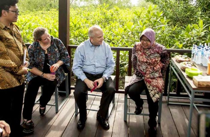 Kunjungi Kawasan Mangrove, Dubes AS Apresiasi Pemkot Surabaya dalam Perlindungan Lingkungan