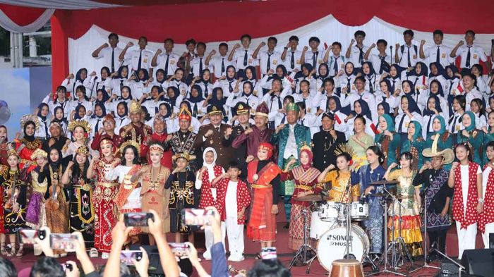 Bupati Tulungagung Kenakan Pakaian Adat di Peringatan HUT ke-80 RI