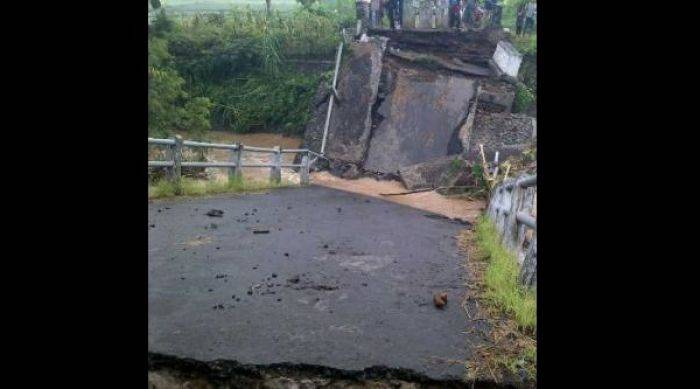 Jembatan Ambrol, Akses 3 Kecamatan di Probolinggo Lumpuh