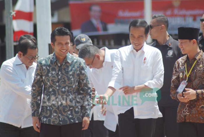Di Trenggalek, Jokowi Klarifikasi Soal Rekayasa Foto Dirinya di Samping Aidit: Apa Ada PKI Balita?
