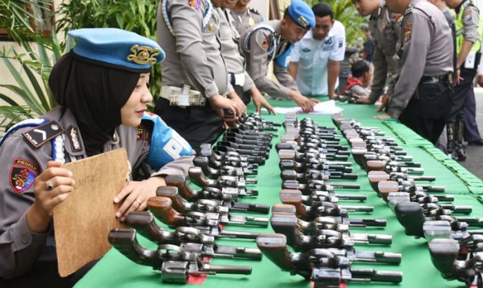 Cegah Penyalahgunaan, Polres Batu Periksa Senpi Personel