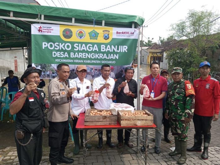  Polsek Krian, Koramil dan BPBD Sidoarjo Dirikan Tenda Darurat Siaga Banjir di Barengkrajan