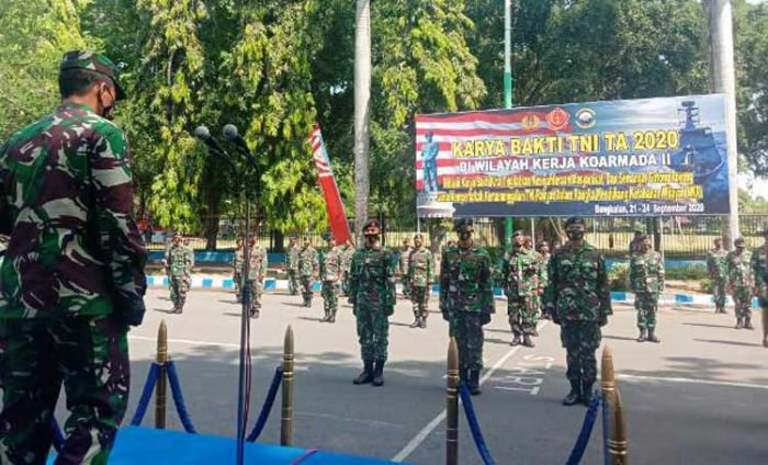 Tingkatkan Semangat Gotong Royong, Karya Bakti TNI Koarmada II Bantu Warga Modung Rehab Musala
