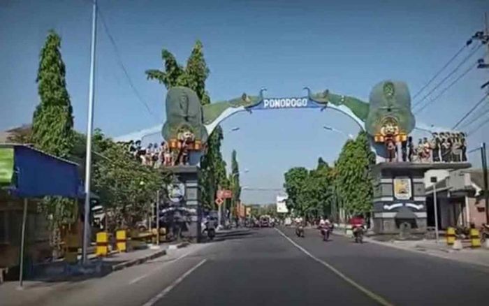  Cuaca Ponorogo Hari ini Jumat, 3 Januari 2025: Diperkirakan Berawan dengan Suhu 23-31 °C