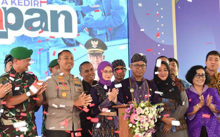 Vinanda-Gus Qowim Launching Belasan Program Unggulan di 100 Hari Kerja Vinanda-Gus Qowim Launching Belasan Program Unggulan di 100 Hari Kerja