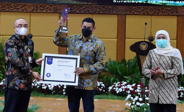 Kembali Raih Prestasi, Wali Kota Kediri Terima Penghargaan BKN Award Tahun 2020