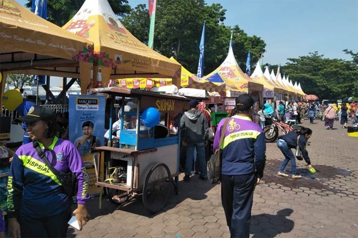 Bazaar Meriahkan Pameran Alutsista TNI di Koarmada II