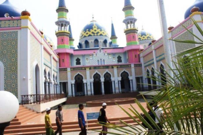 Keindahan Masjid Agung Tuban Jadi Obyek Foto 