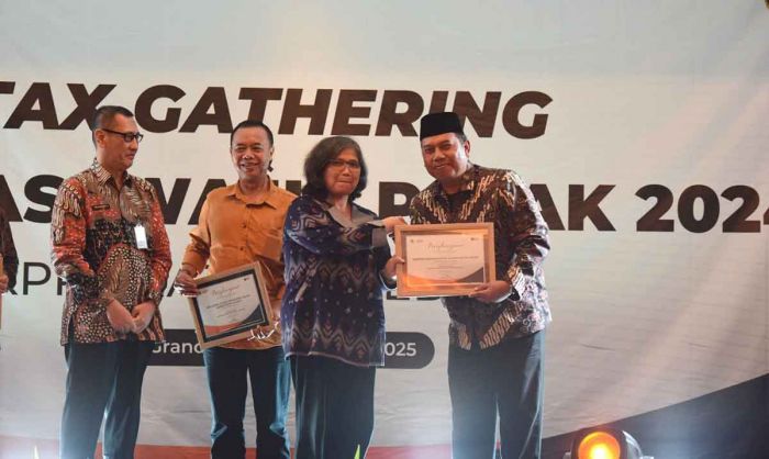 Bersama Kepala KPP Pratama Kediri, Zanariah Hadiri Tax Gathering dan Apresiasi Wajib Pajak