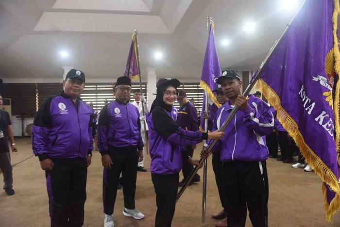Wali Kota Kediri Lepas Kontingen Porseni MI hingga MA Jatim 2025 di Balai Kota Wali Kota Kediri Lepas Kontingen Porseni MI hingga MA Jatim 2025 di Balai Kota
