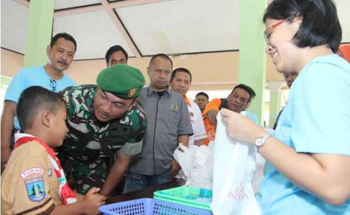 Baksos PWI di Tuban, 70% Warga Terdampak Banjir Kena Maag dan Pegal Linu