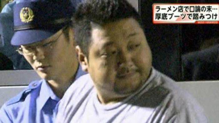 Pria Berbobot 120 Kg Injak Pengunjung Restoran Hingga Tewas