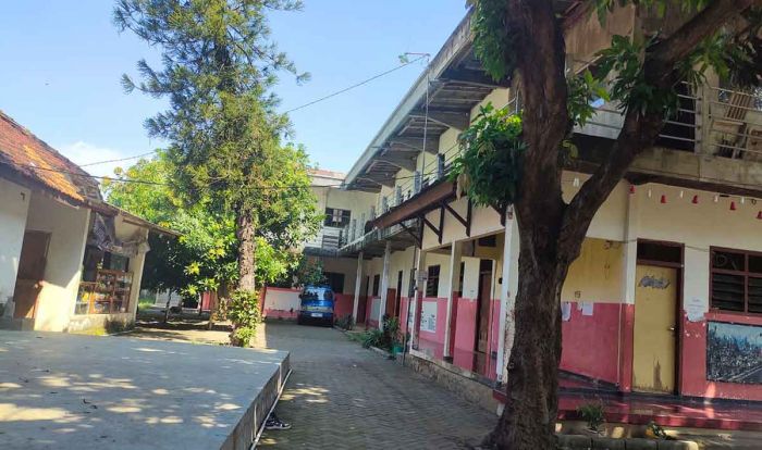 Sekolah 6 Hari di SDI Terpadu An-Nadwah Tetap Berlanjut, Wali Murid Tolak Kebijakan Pemkab Situbondo Sekolah 6 Hari di SDI Terpadu An-Nadwah Tetap Berlanjut, Wali Murid Tolak Kebijakan Pemkab Situbondo