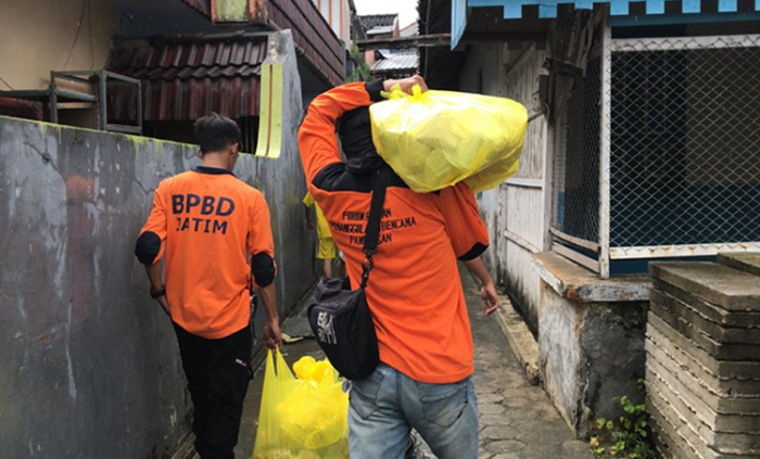 Menengok Kesiapan Relawan Dapur Umum Korban Banjir Pamekasan Menengok Kesiapan Relawan Dapur Umum Korban Banjir Pamekasan