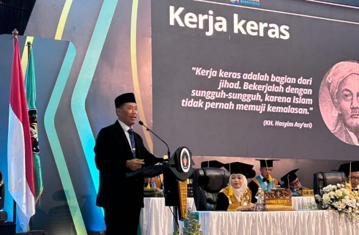 Dihadiri Wamendiktisaintek, Uniska Kediri Gelar Wisuda Sarjana ke-44 dan Magister ke-35 Dihadiri Wamendiktisaintek, Uniska Kediri Gelar Wisuda Sarjana ke-44 dan Magister ke-35