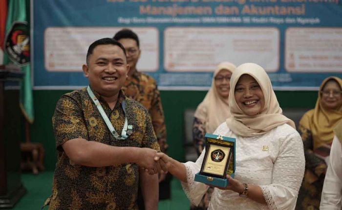 Seminar Regional FE Uniska: Wujud Komitmen Berkelanjutan dalam Pengembangan Pendidikan Ekonomi