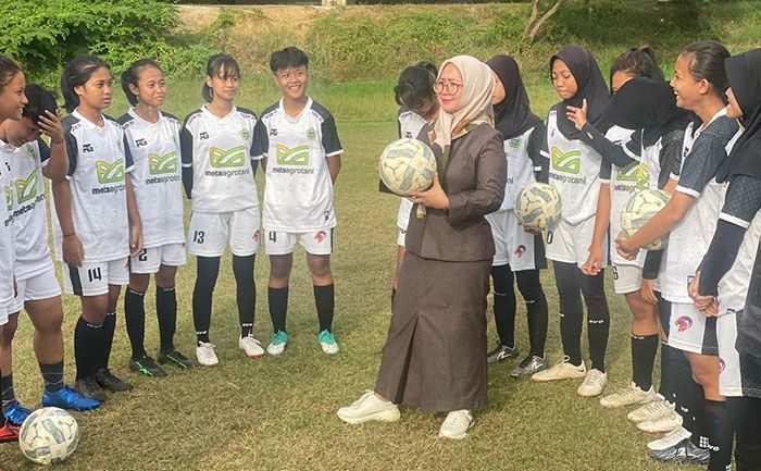 Porprov Jatim 2022, Wakil Ketua DPRD Gresik Tinjau Latihan Sepak Bola Putri