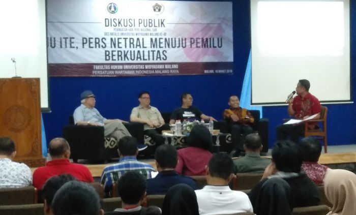 Hadiri Diskusi Publik di Malang, Bagir Manan: Pers Harus Independen