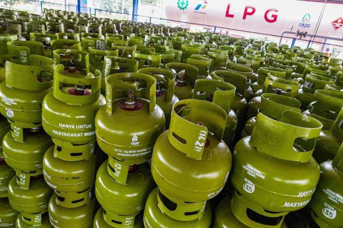Long Weekend Juni, Pertamina Tambah Pasokan 1 Juta Tabung LPG 3 Kg di Jatim Long Weekend Juni, Pertamina Tambah Pasokan 1 Juta Tabung LPG 3 Kg di Jatim