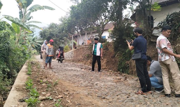 Disambati soal Jalan Rusak, Ketua DPRD Minta Pemkab Pasuruan Segera Lakukan Perbaikan